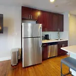 Avenue A909 Comfy 2Br, Pool, Gym, Parking