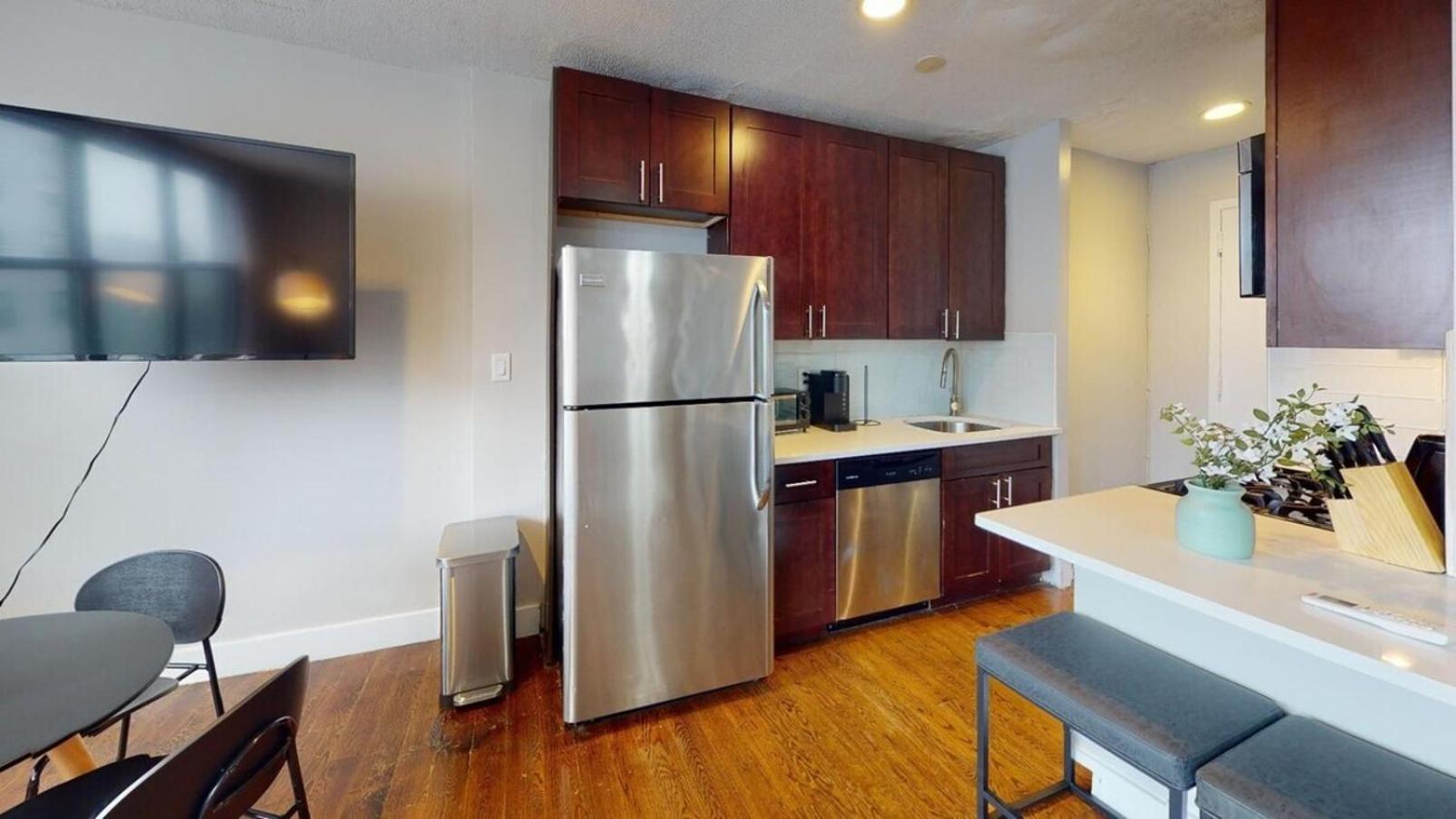 Avenue A909 Comfy 2br, Pool, Gym, Parking Apartment