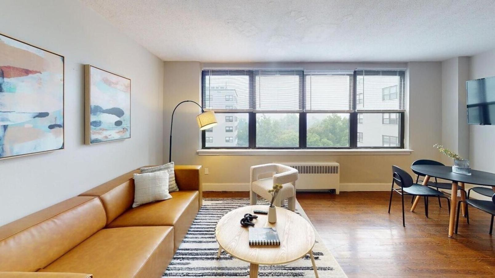 Apartment Avenue A909 Comfy 2br, Pool, Gym, Parking *